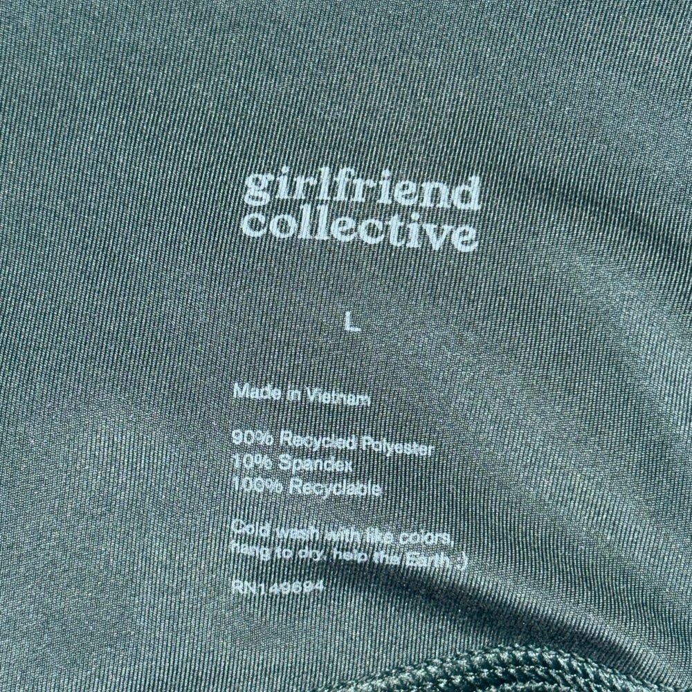 girlfriend collective biker shorts - Picture 3 of 4